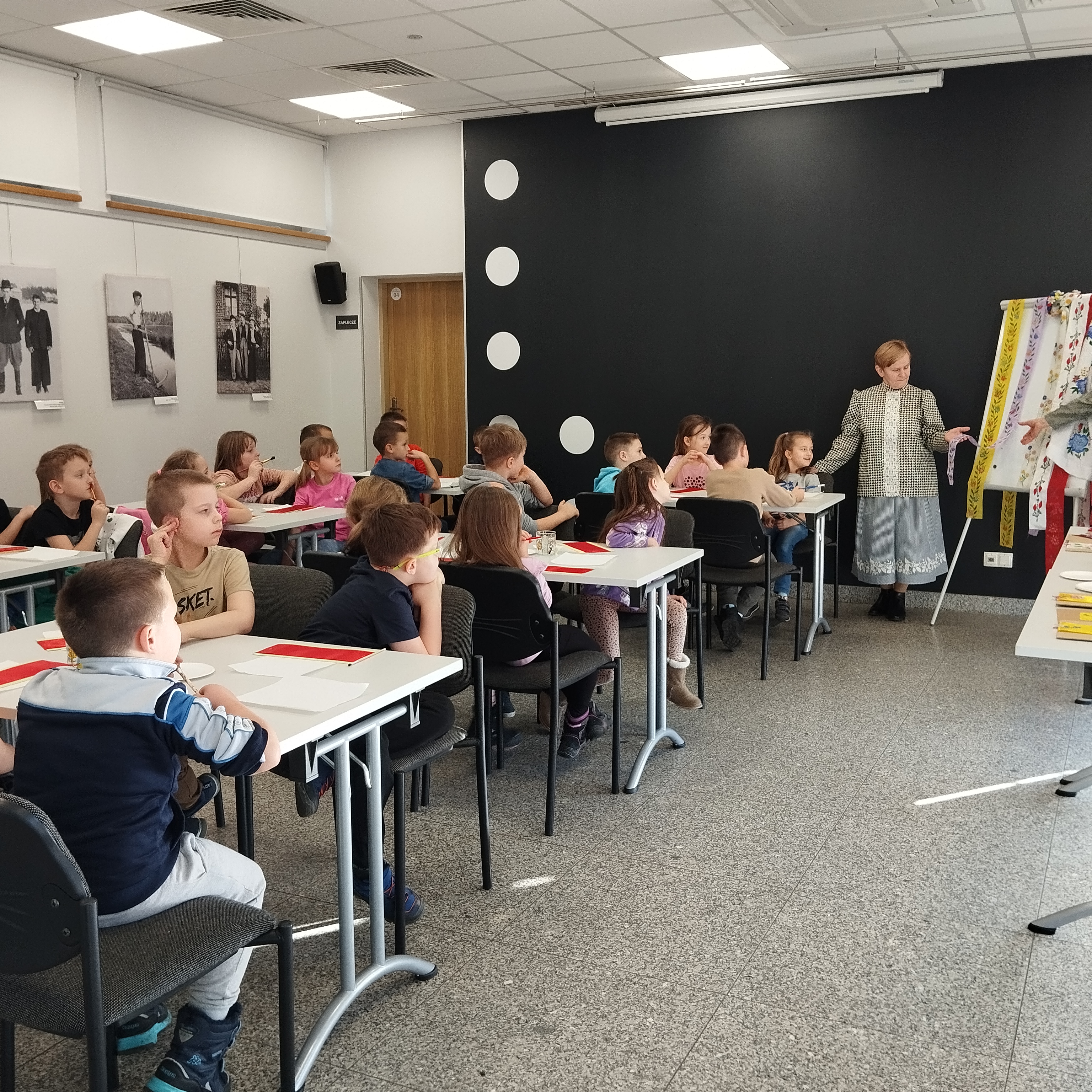 Śląskie poranki u Kaśki i Hanki – malowanie wstążek (szlajfek)